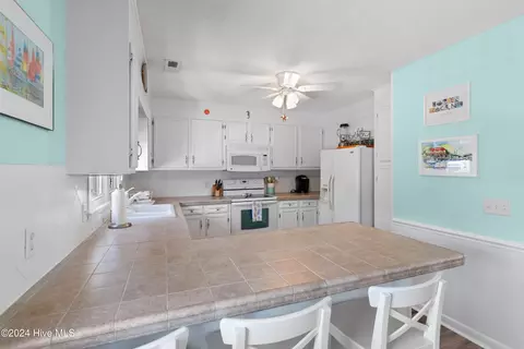 Kitchen - 131 Marlin Dr, Holden Beach, NC 28462 photo 2 of 5