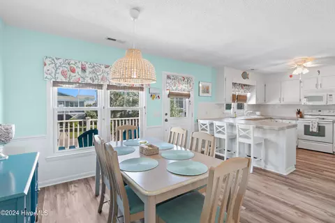 Dining - 131 Marlin Dr, Holden Beach, NC 28462 photo 3 of 3