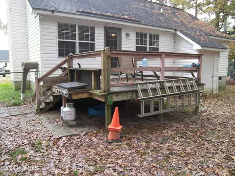 Exterior - 601 N Walnut St, Spring Hope, NC 27882 photo 2 of 2