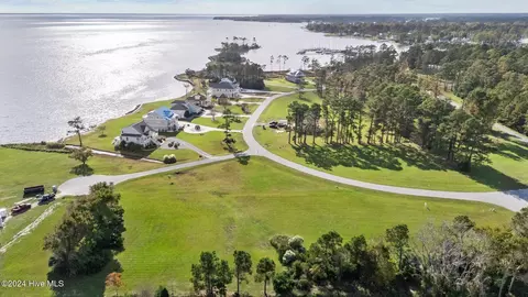 3003 Maritime Dr, Oriental, NC 28571 photo 2