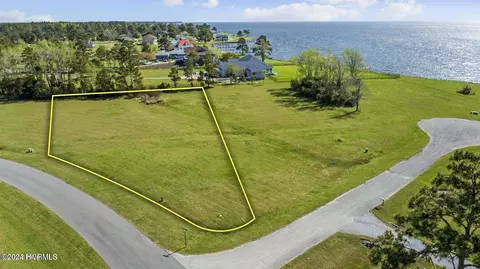 3003 Maritime Dr, Oriental, NC 28571 photo 3