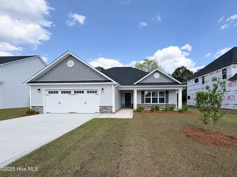 706 Ellabond St, Sneads Ferry, NC 28460