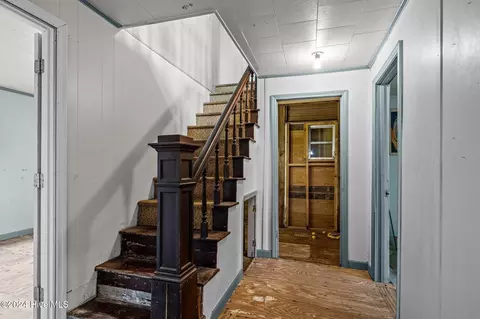 Entry Way - 1056 Highway 70, Davis, NC 28524 photo 1 of 2