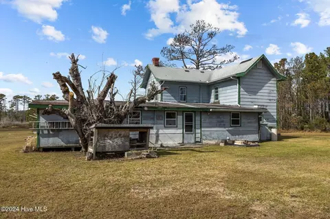 Exterior - 1056 Highway 70, Davis, NC 28524 photo 1 of 3