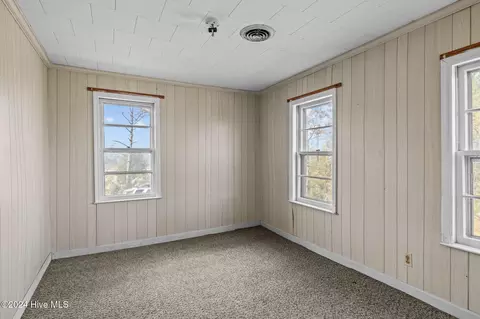 Bedroom - 1056 Highway 70, Davis, NC 28524 photo 1 of 7