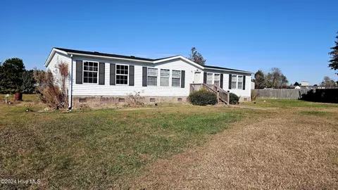 39 Emily St, Gates, NC 27937 photo 2