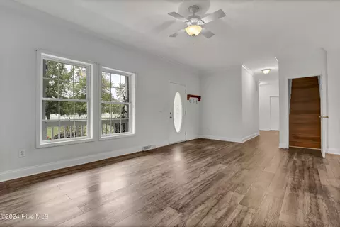 Living - 94 Old Mill Rd, Willard, NC 28478 photo 3 of 4
