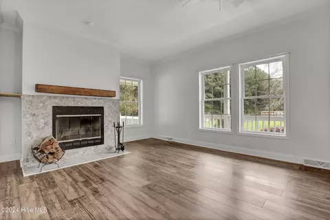 Living - 94 Old Mill Rd, Willard, NC 28478 photo 2 of 4