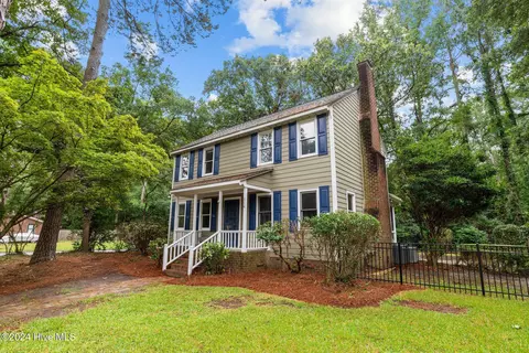 116 Woodstock Dr, Greenville, NC 27834