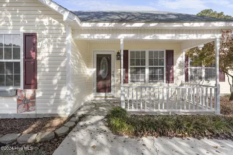209 Quarterhorse Ln, Jacksonville, NC 28546