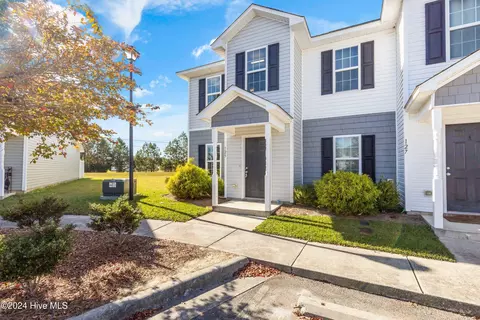125 W Murrow Ln, Jacksonville, NC 28546