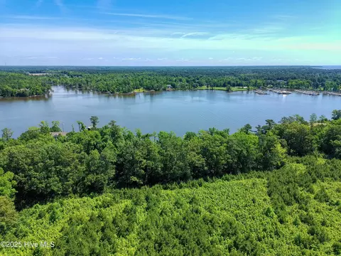 9 Peninsula Shores Way, Hertford, NC 27944