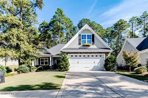 295 N Bracken Fern Ln, Southern Pines, NC 28387
