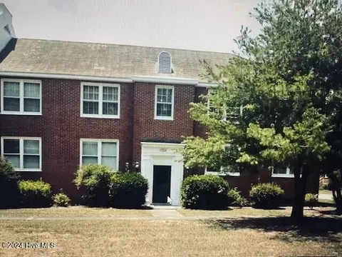 2940 Oleander Dr #D-16, Wilmington, NC 28403