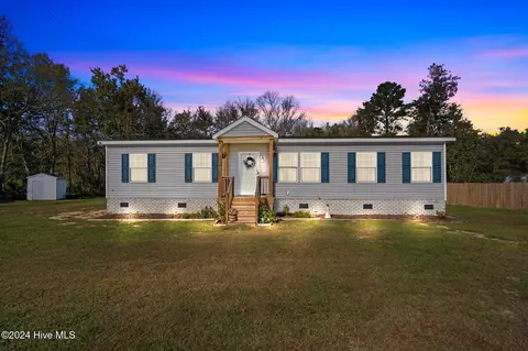 110 Little Pond Rd, Rocky Point, NC 28457