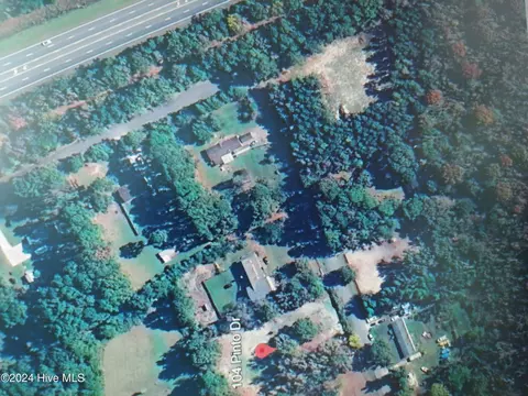 104 Pinto Dr, Moyock, NC 27958