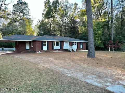 701 Bob White Ln, Whiteville, NC 28472