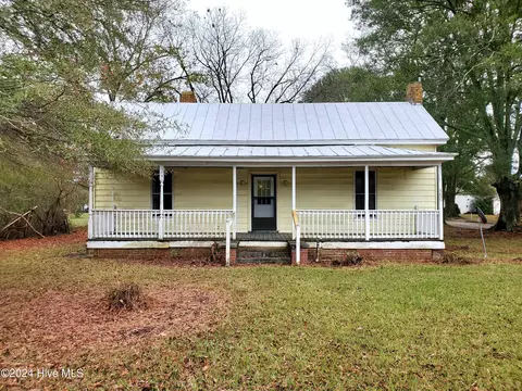201 N White St, Whitakers, NC 27891