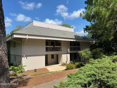 160 S May St #1, Southern Pines, NC 28387