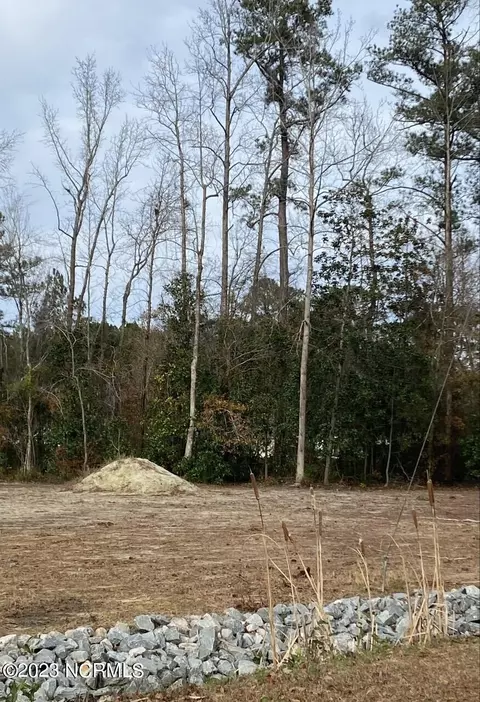 15 Cypress St, Burgaw, NC 28425