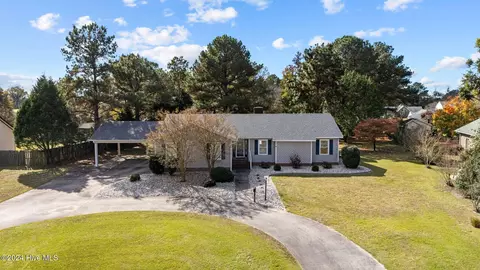 103 Heritage Dr, Washington, NC 27889