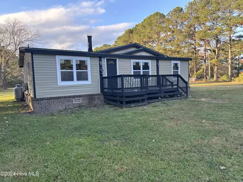 1380 Middle Swamp Rd, Corapeake, NC 27926