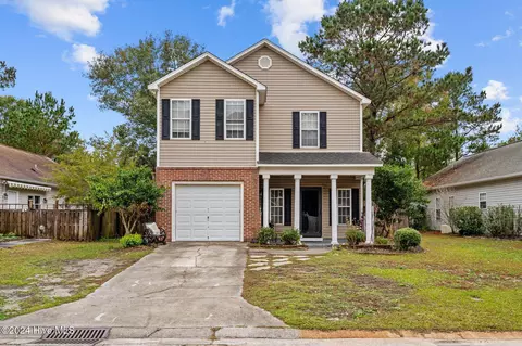 150 Raye Dr, Wilmington, NC 28412