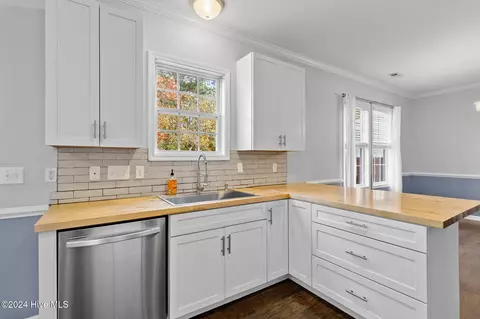 Kitchen - 729 Thrush Dr, Vass, NC 28394 photo 3 of 4