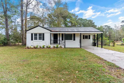 1078 Rocky Run Rd, Midway Park, NC 28544
