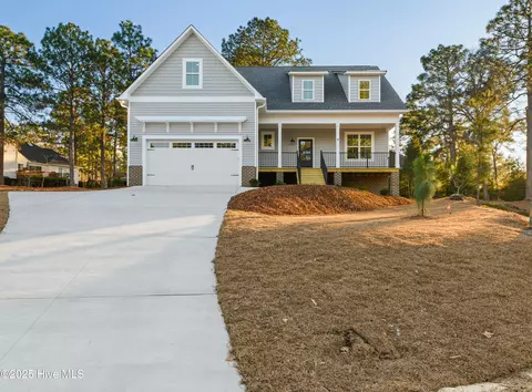 8 Raintree Ct #16, Pinehurst, NC 28374