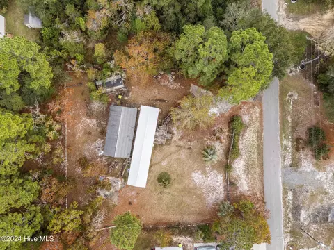 304 Holly Dr, Southport, NC 28461