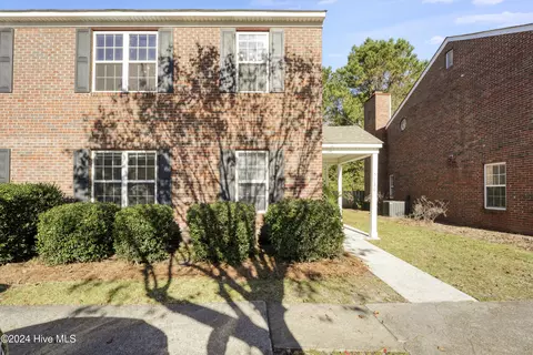 5130 Lamppost Cir, Wilmington, NC 28403