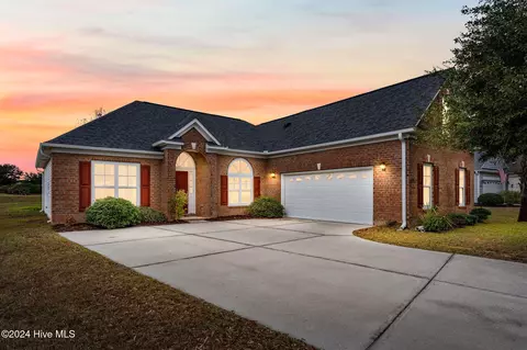 5011 Bowline Ct, Southport, NC 28461