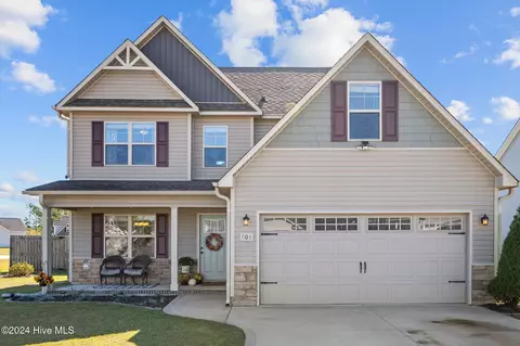 801 Cross Wind Ct, Sneads Ferry, NC 28460