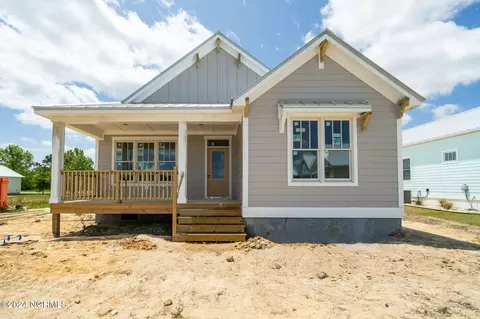 205 Villagers Way, Swansboro, NC 28584