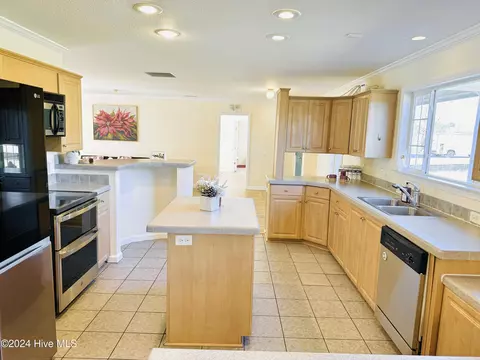 Kitchen - 5749 Stott St, Bailey, NC 27807 photo 17 of 18