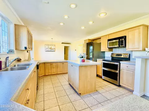 Kitchen - 5749 Stott St, Bailey, NC 27807 photo 6 of 18