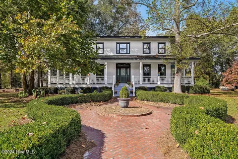 9570 Old River Rd, Burgaw, NC 28425