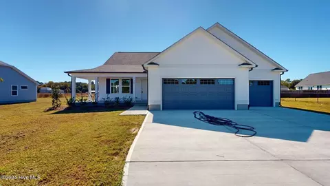 102 Berkshire Dr, La Grange, NC 28551
