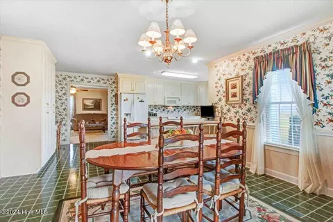 Dining - 200 E Williamson Rd, Mount Olive, NC 28365 photo 1 of 2