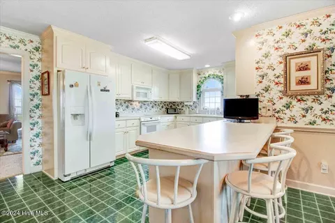 Kitchen - 200 E Williamson Rd, Mount Olive, NC 28365 photo 3 of 4