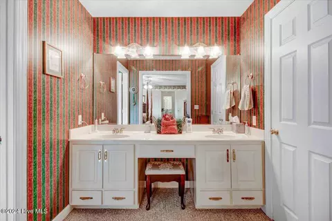 Bath - 200 E Williamson Rd, Mount Olive, NC 28365 photo 1 of 3