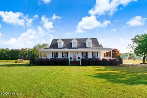 200 E Williamson Rd, Mount Olive, NC 28365