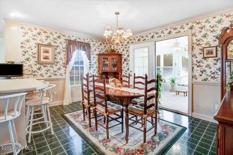 Dining - 200 E Williamson Rd, Mount Olive, NC 28365 photo 2 of 2