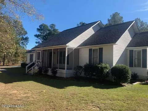 109 Sage Ct, West End, NC 27376