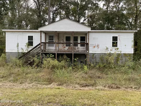 138 Simmons St, Trenton, NC 28585