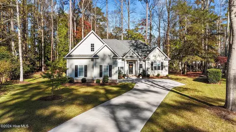 106 Tred Avon Ct, Chocowinity, NC 27817