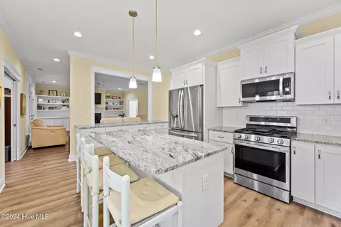 Kitchen - 106 Tred Avon Ct, Chocowinity, NC 27817 photo 4 of 4