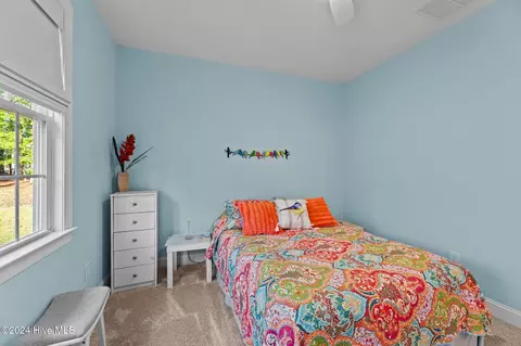 Bedroom - 106 Tred Avon Ct, Chocowinity, NC 27817 photo 6 of 11