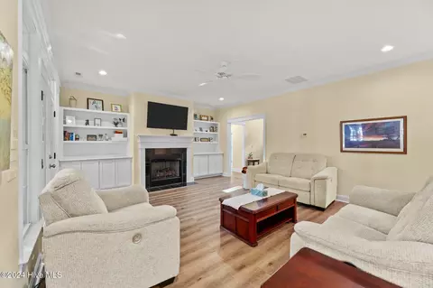 Living - 106 Tred Avon Ct, Chocowinity, NC 27817 photo 2 of 2